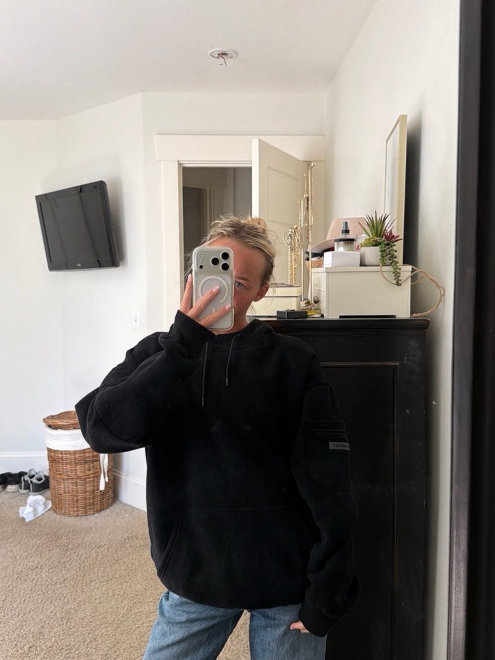 Black Comfrt airplane Sweatshirt